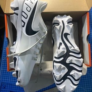NIKE VAPOR EDGE SHARK size 11.5